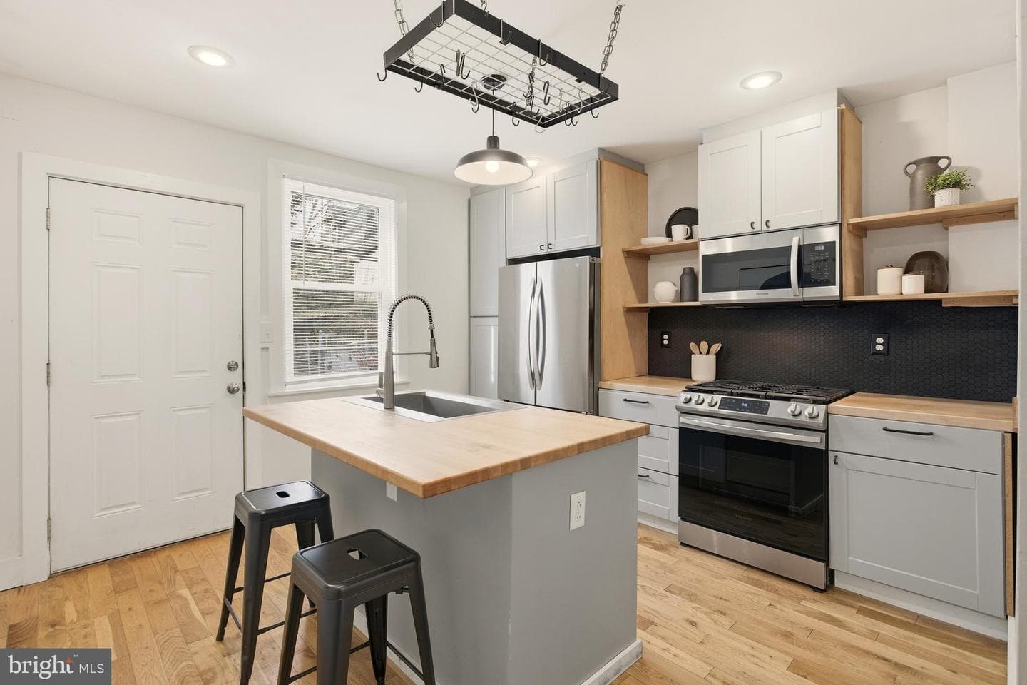 5824 Knox Street photo 5