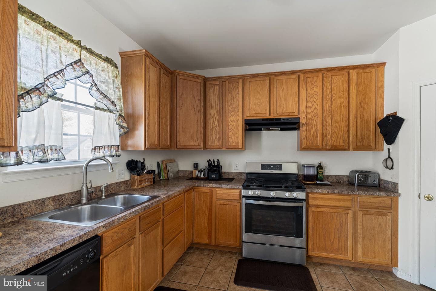 2719 Meyer Place photo 11