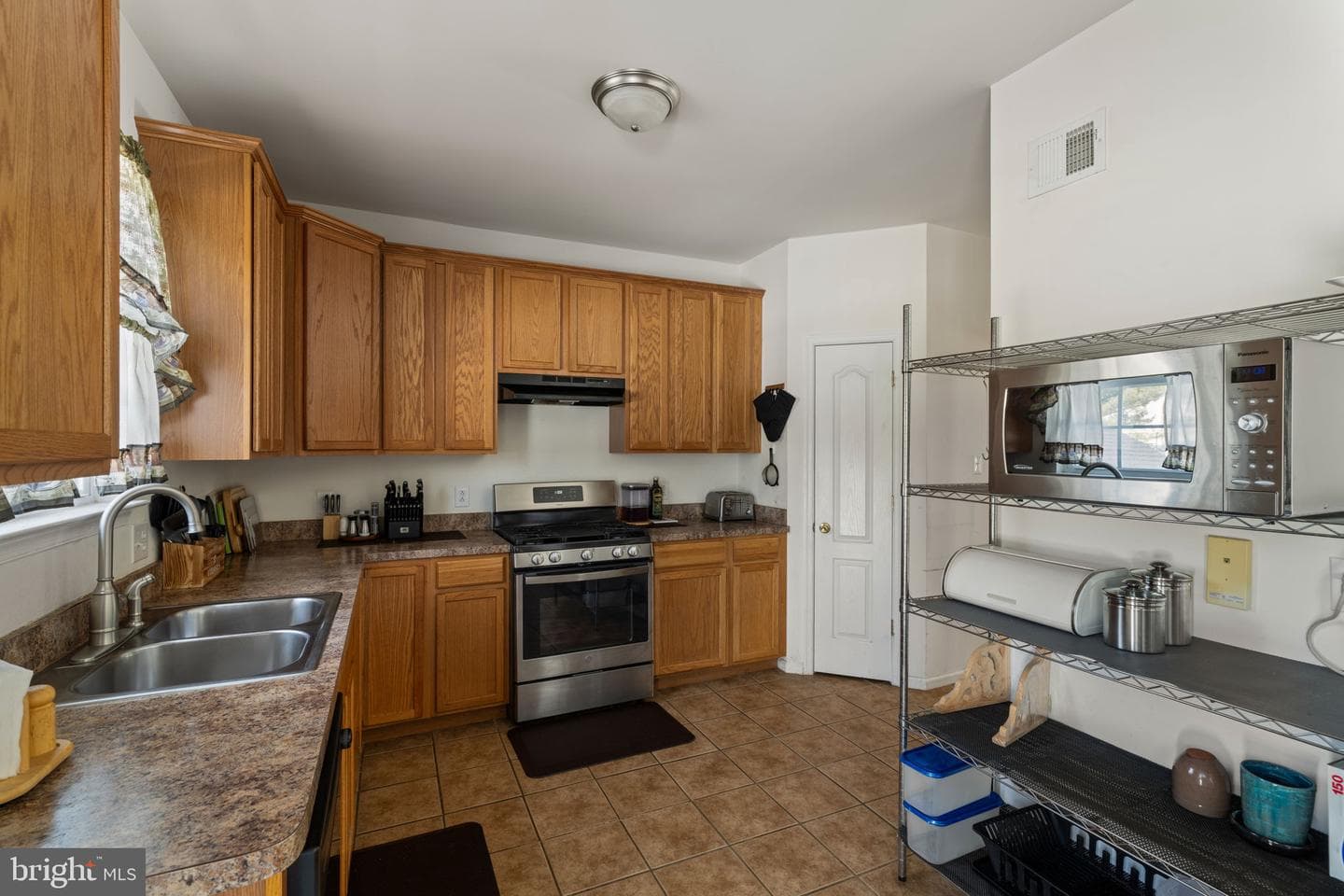 2719 Meyer Place photo 12