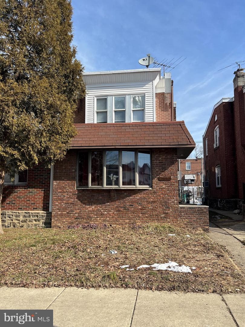 3403 Tyson Avenue photo 1