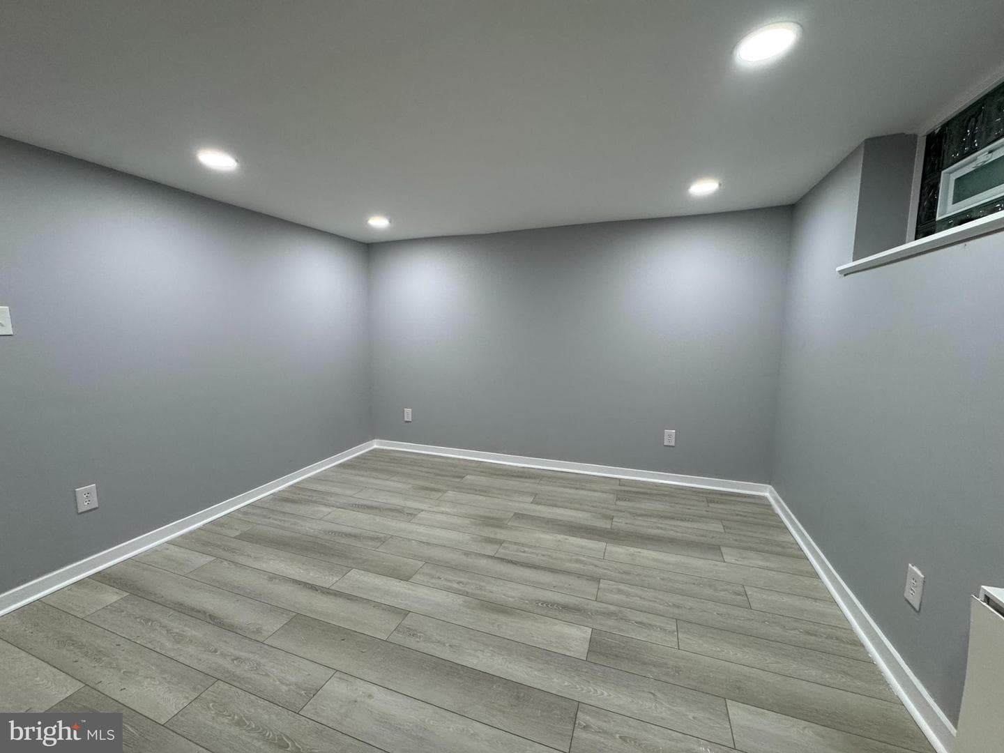 5441 Valley Street photo 16