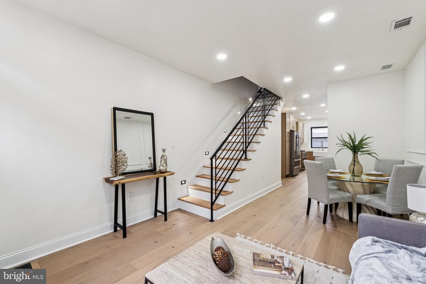 1031 Ellsworth Street photo 3
