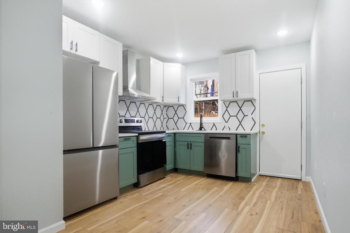 2215 Earp Street photo 4