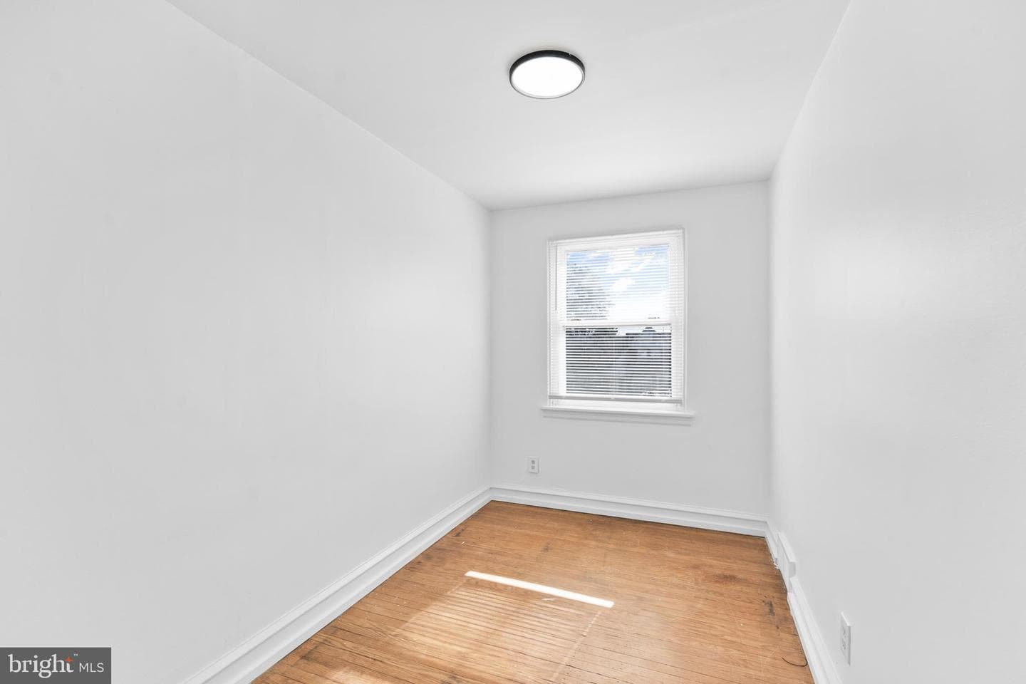 7823 Forrest Avenue photo 19