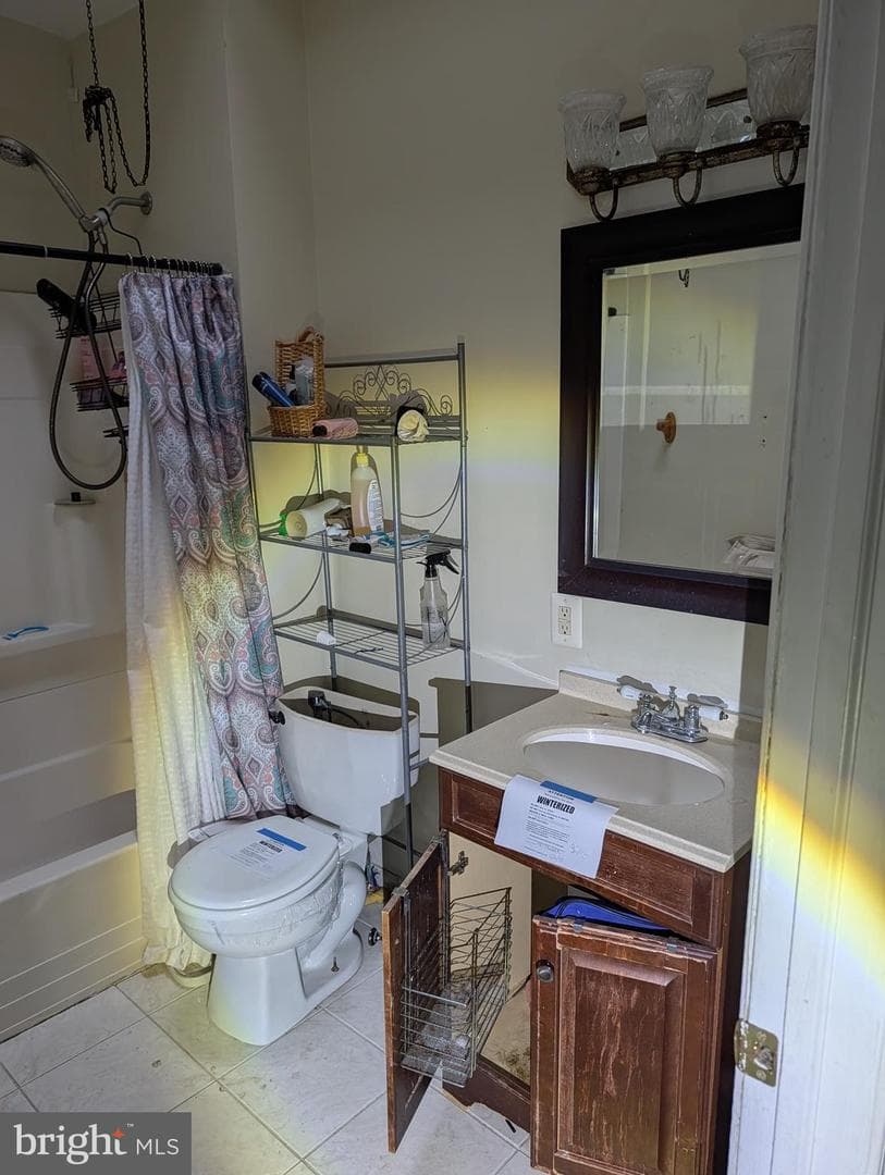1757 S Avondale Street photo 8