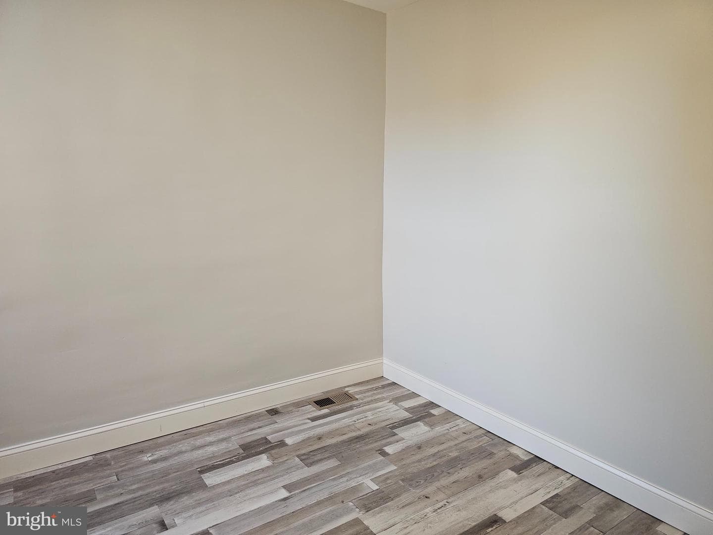 1744 Stocker Street photo 8