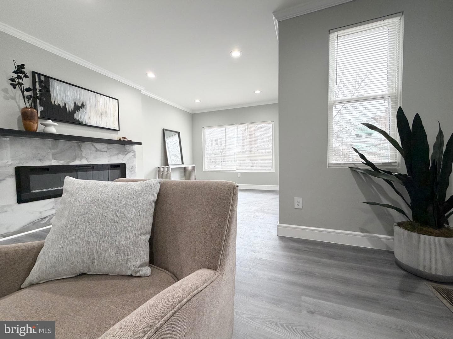 1813 Roselyn Street photo 11