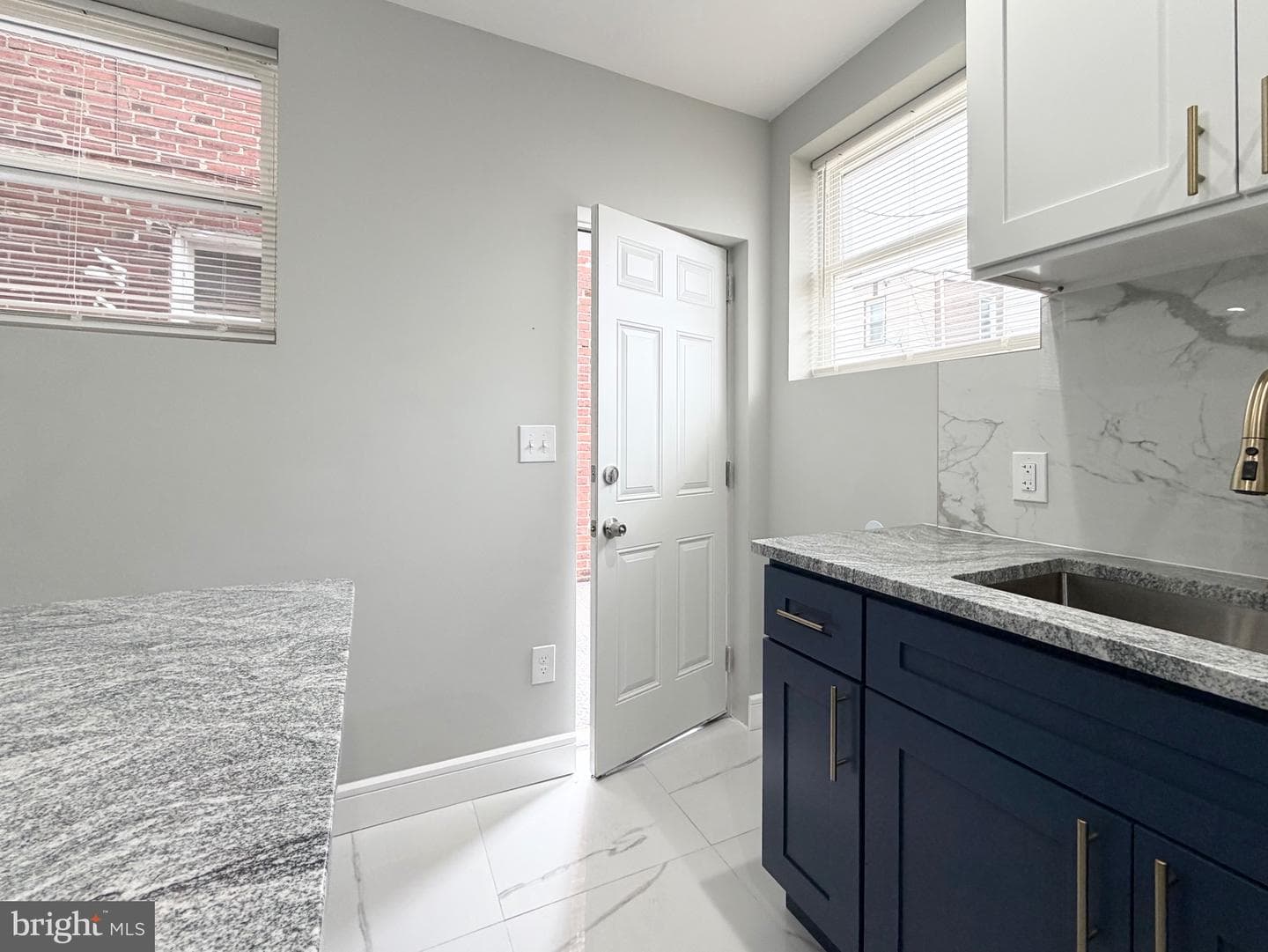 1813 Roselyn Street photo 27