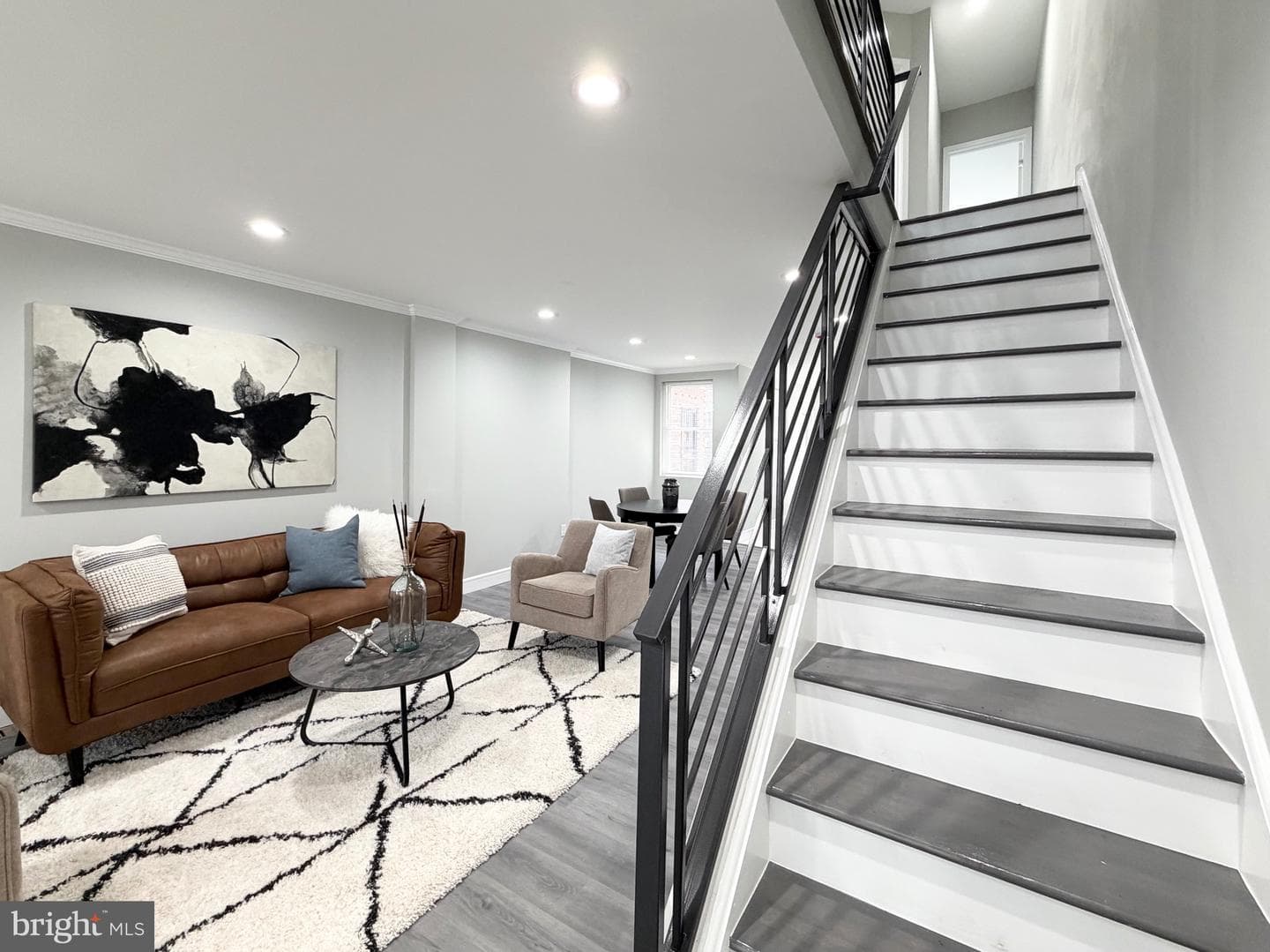 1813 Roselyn Street photo 31