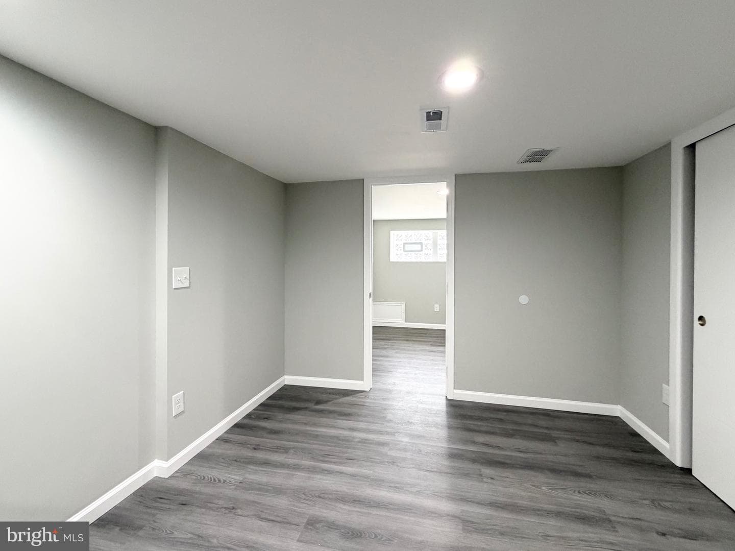 1813 Roselyn Street photo 62