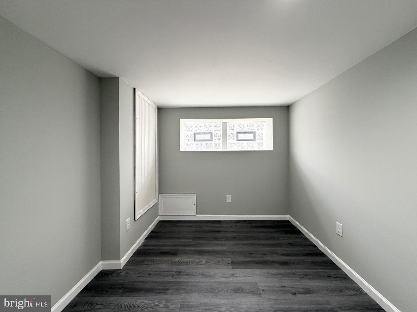 1813 Roselyn Street photo 63
