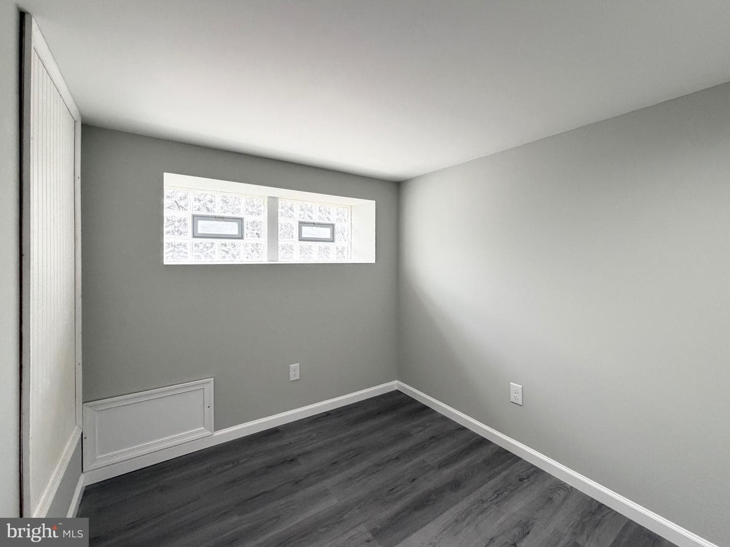 1813 Roselyn Street photo 64