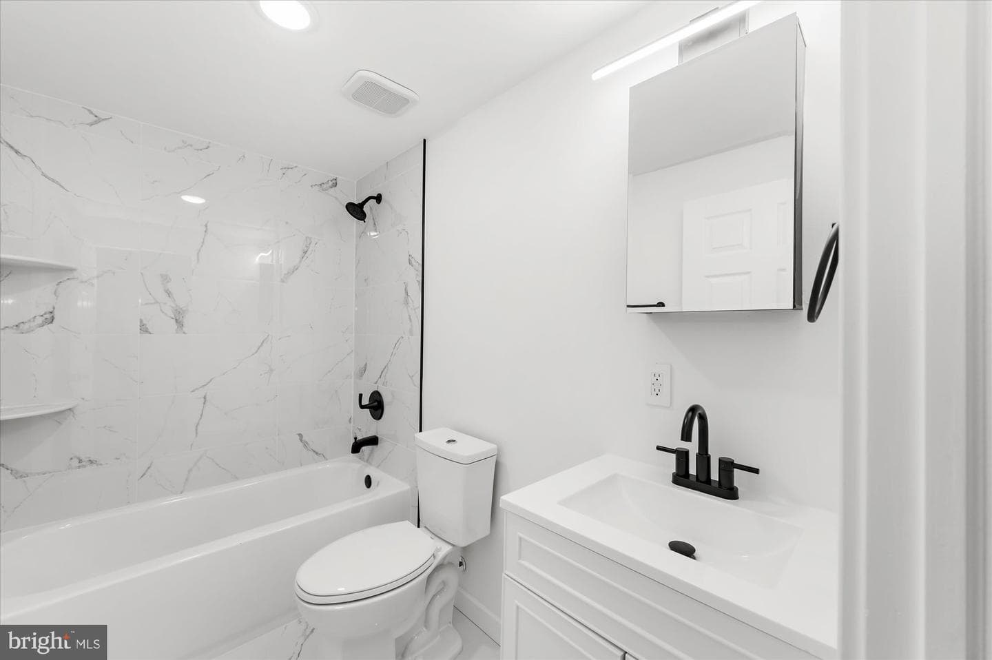 524 E Penn Street photo 23