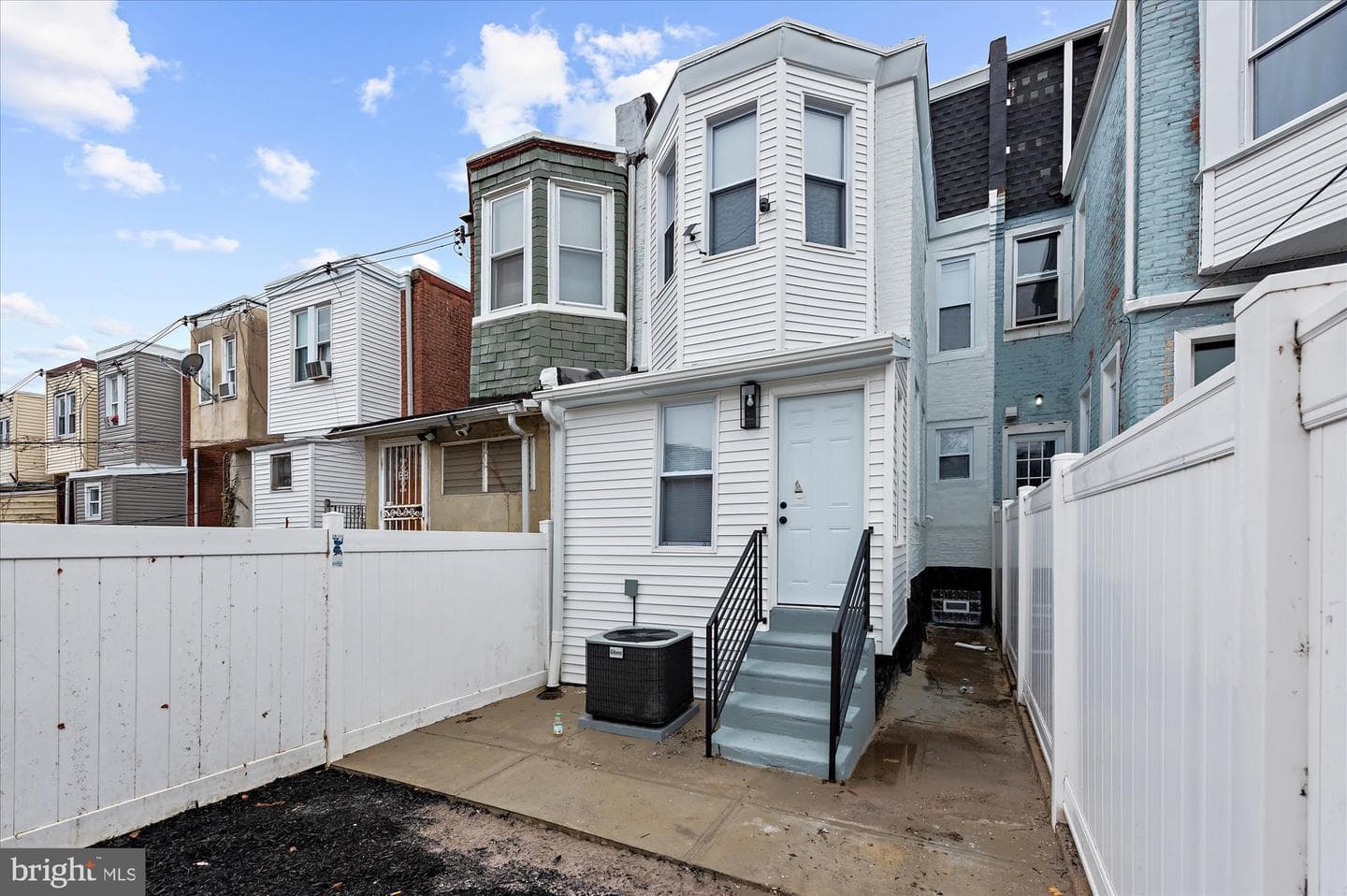 524 E Penn Street photo 29