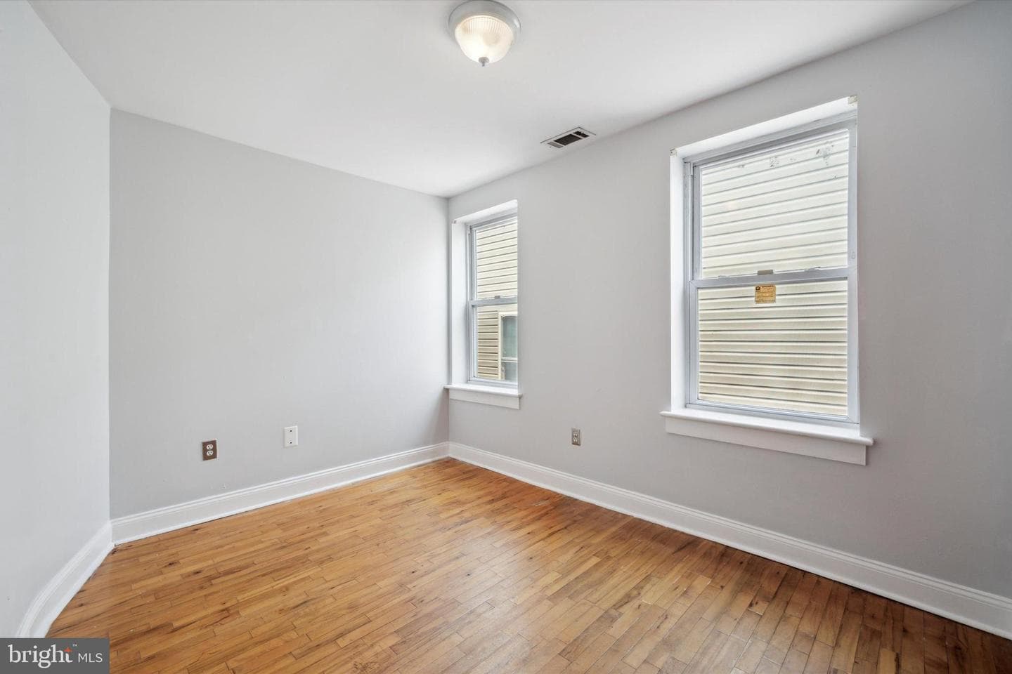 1852 N 17th Street photo 4