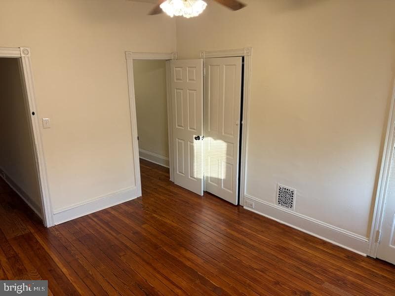 5229 Pulaski Avenue photo 20