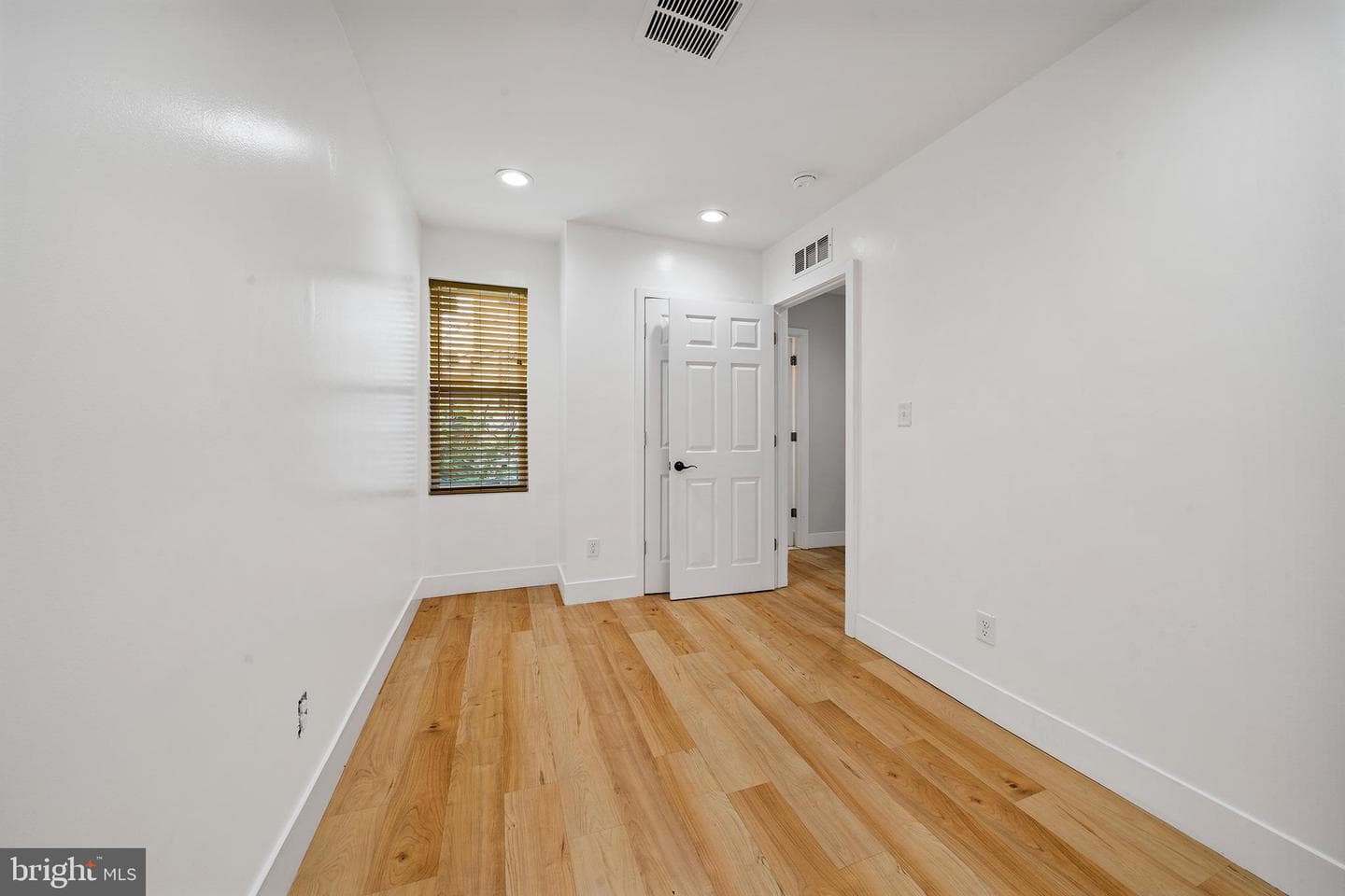 2230 Watkins Street photo 14
