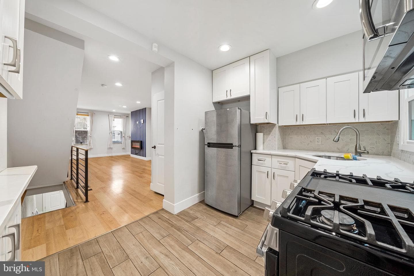 2230 Watkins Street photo 7