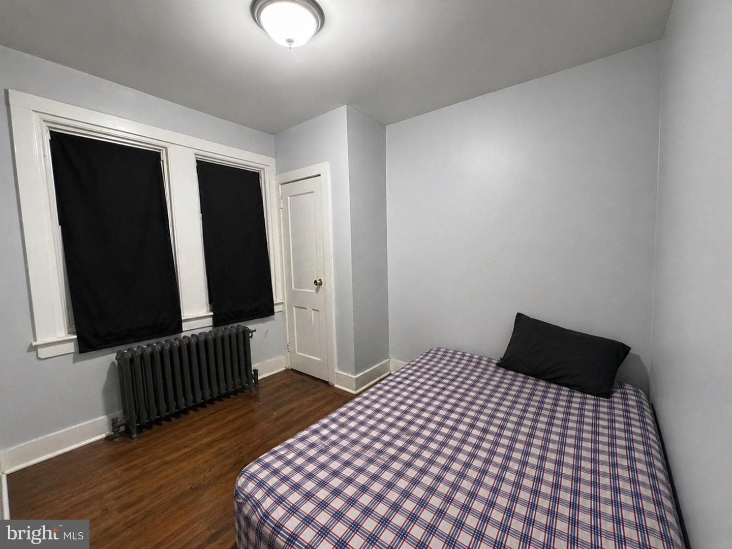 869 Bridge Street photo 4
