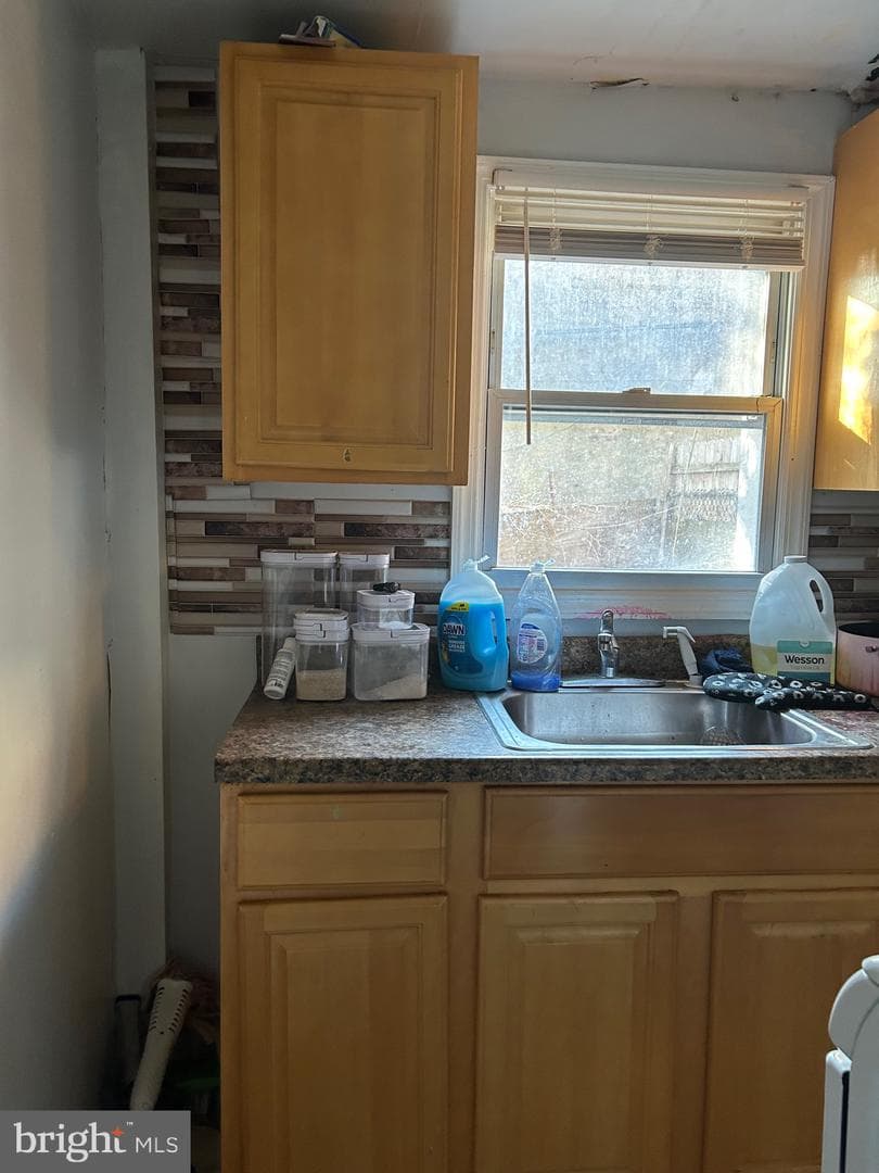 2072 E Clementine Street photo 5