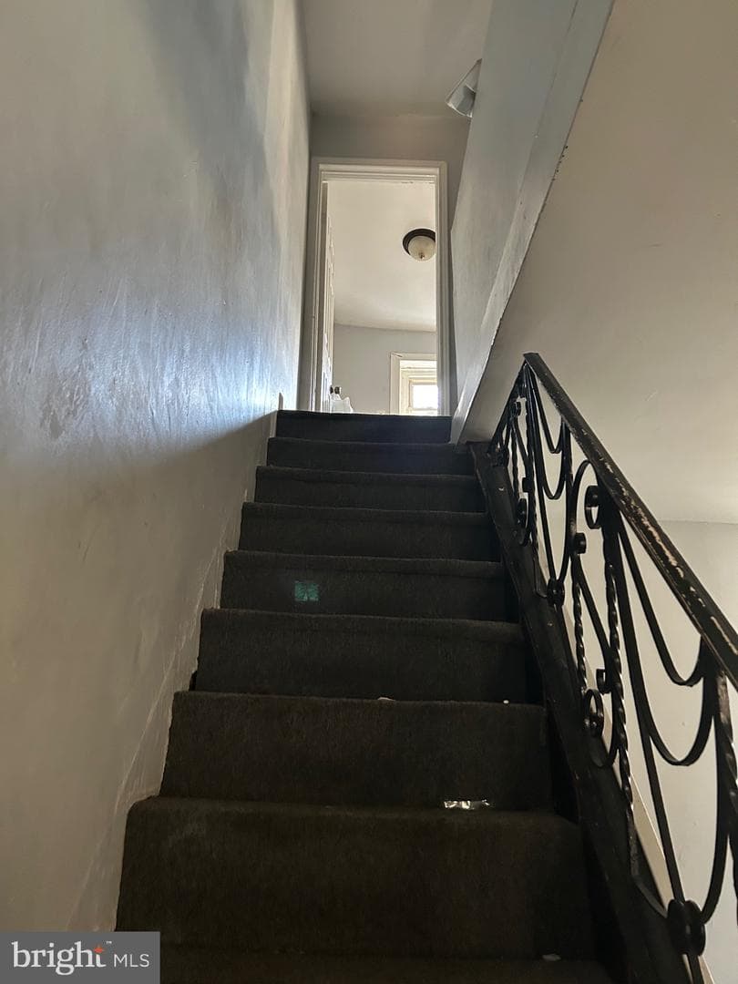 2072 E Clementine Street photo 7