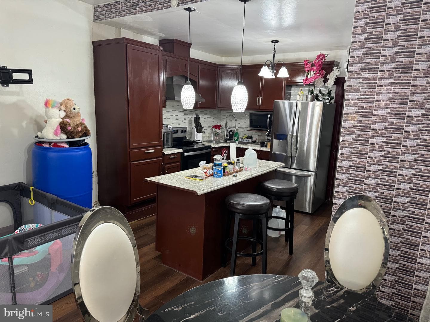 60 N Yewdall Street photo 5