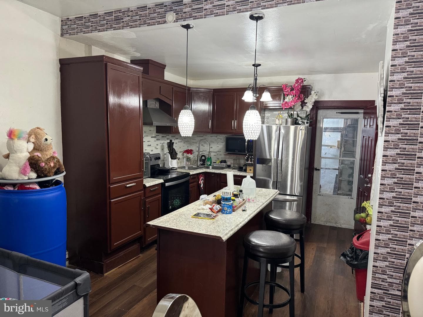 60 N Yewdall Street photo 6