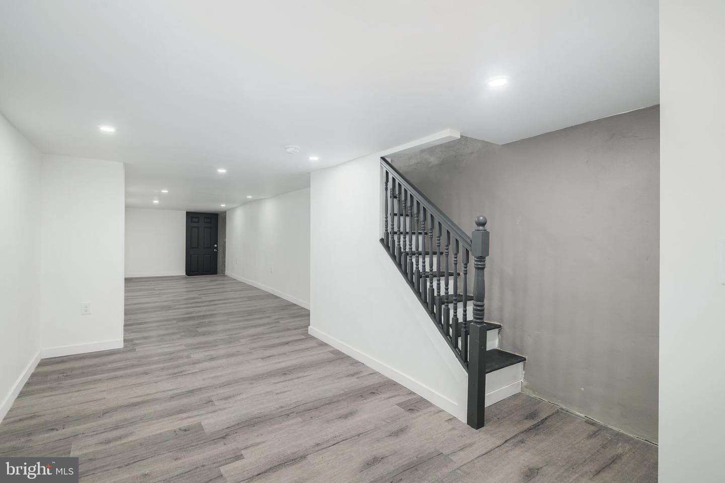 5513 Addison Street photo 10