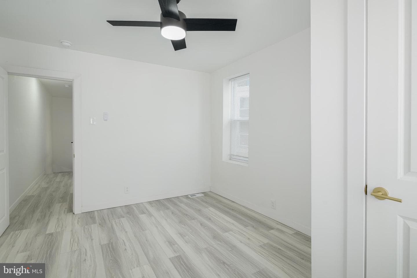 5513 Addison Street photo 14