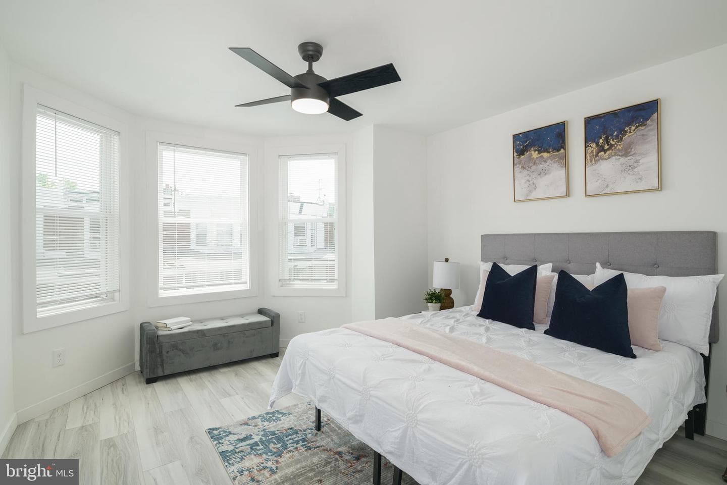 5513 Addison Street photo 18