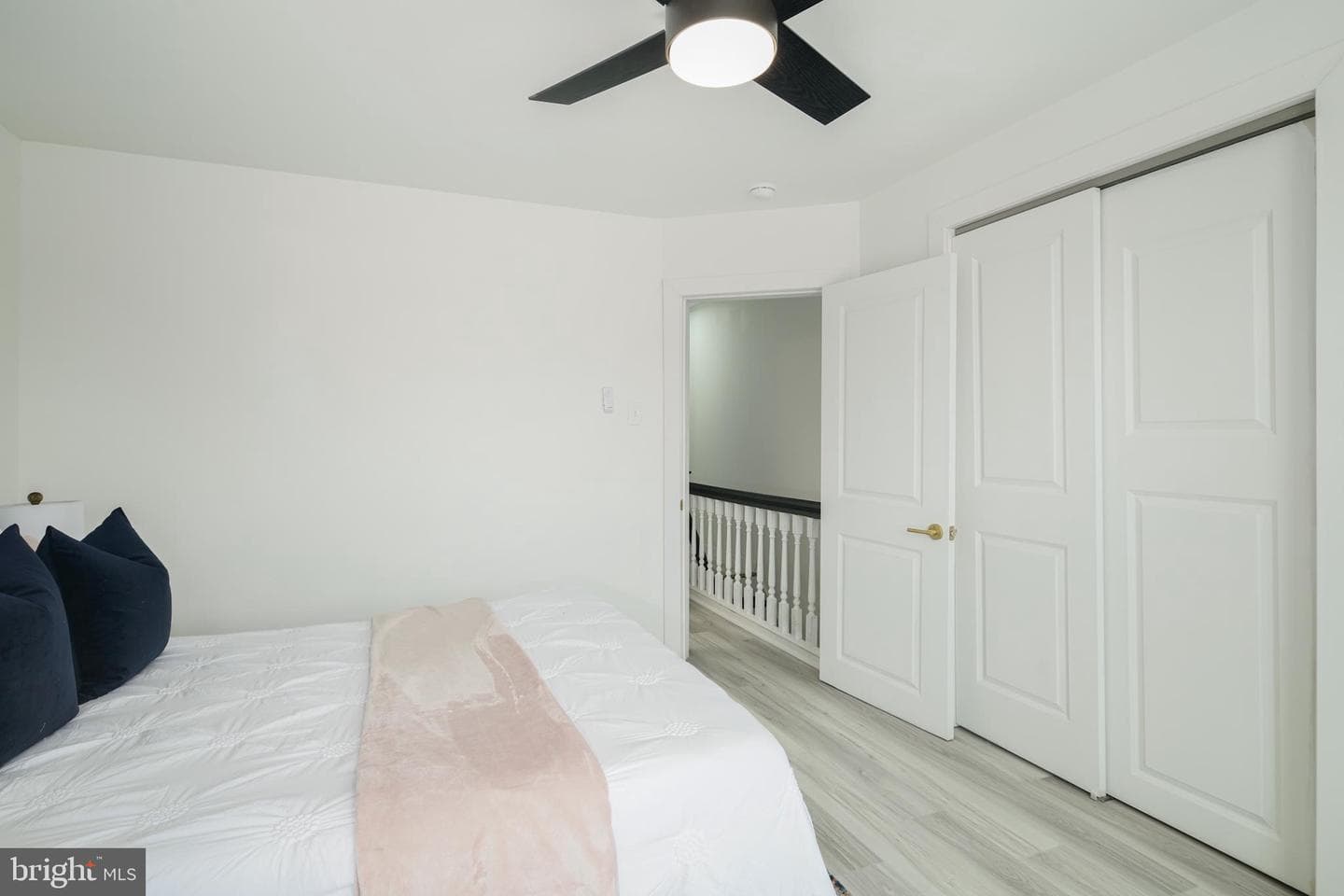 5513 Addison Street photo 19