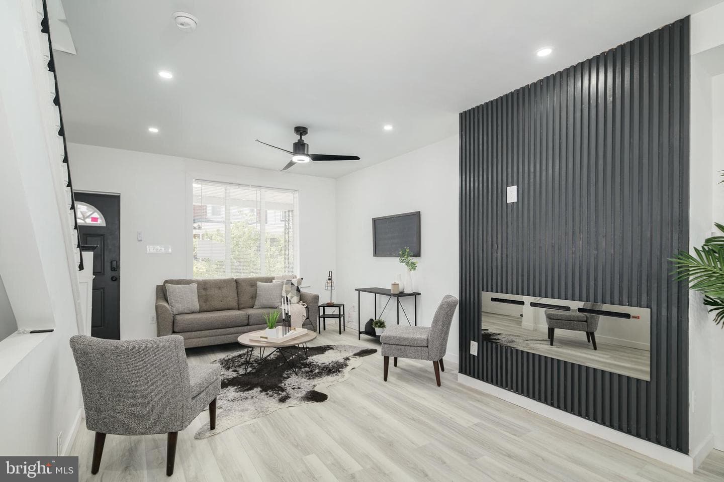 5513 Addison Street photo 3