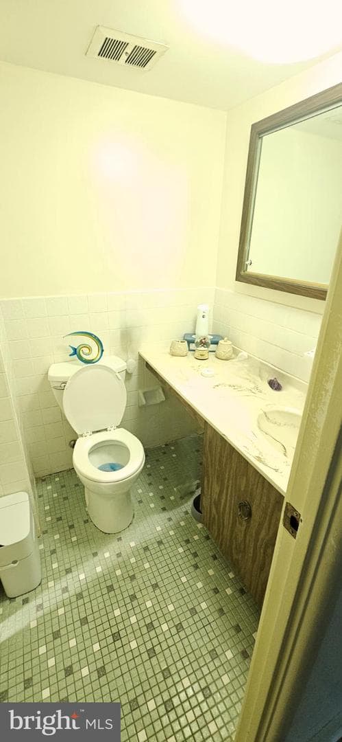 1101 Delaire Landing Road #101 photo 18