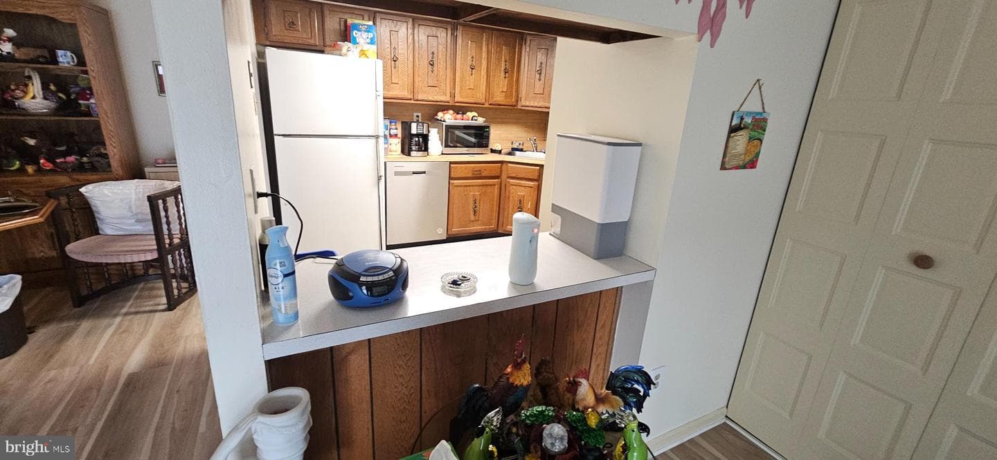 1101 Delaire Landing Road #101 photo 7