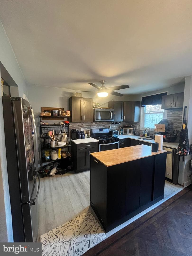 4239 Markland Street photo 3