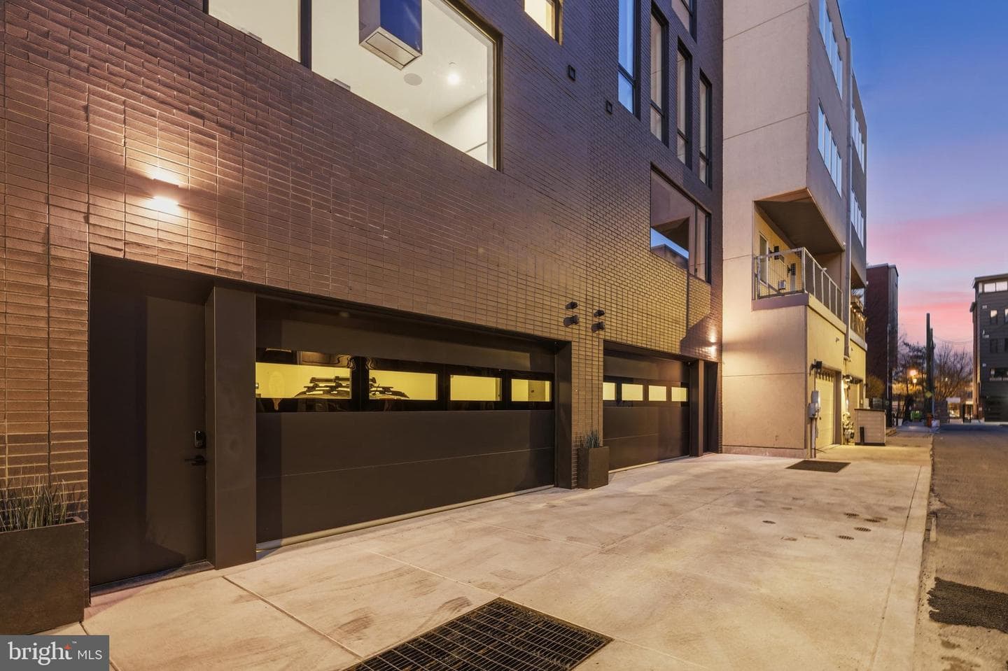 1430 Kenilworth Street photo 30