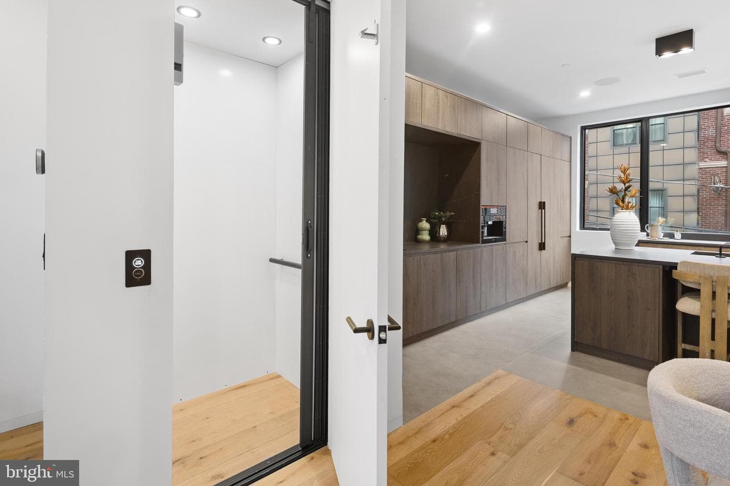 1430 Kenilworth Street photo 6