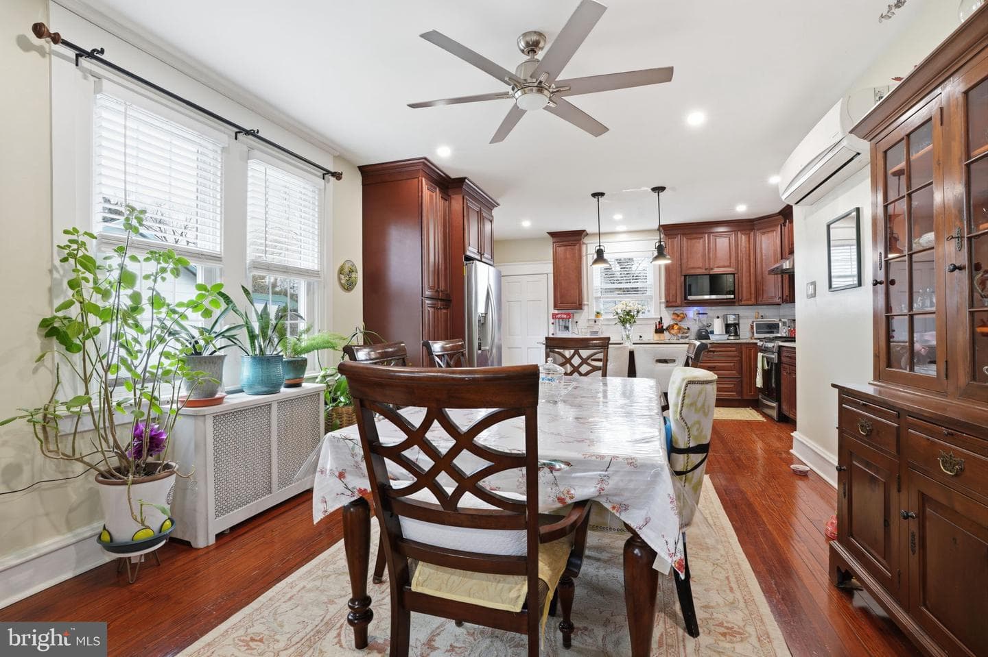14020 Dana Avenue photo 4