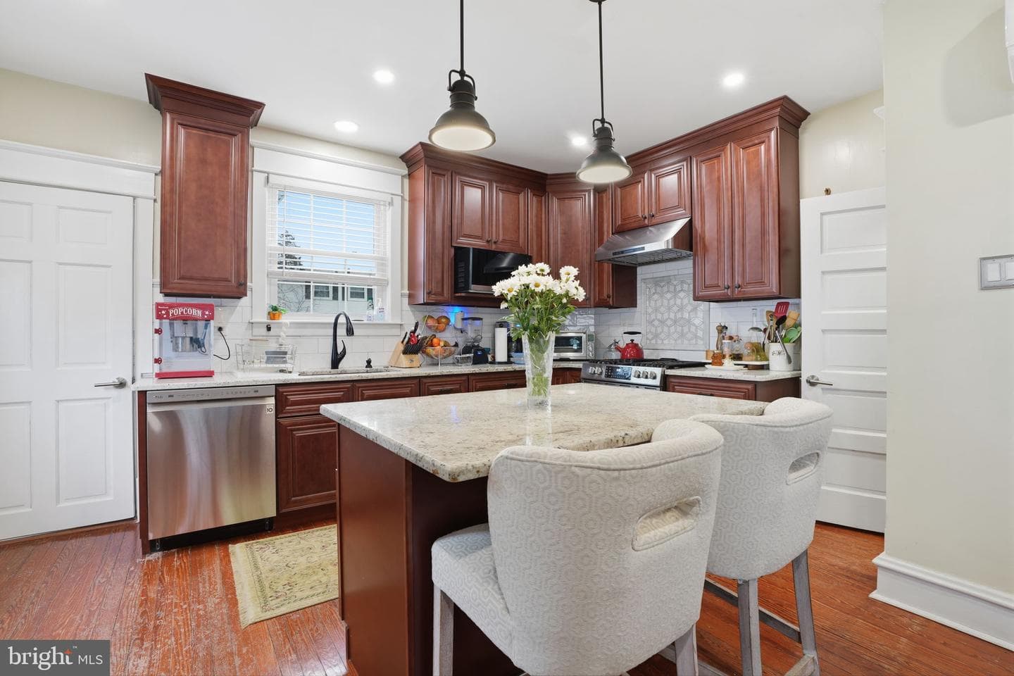 14020 Dana Avenue photo 6