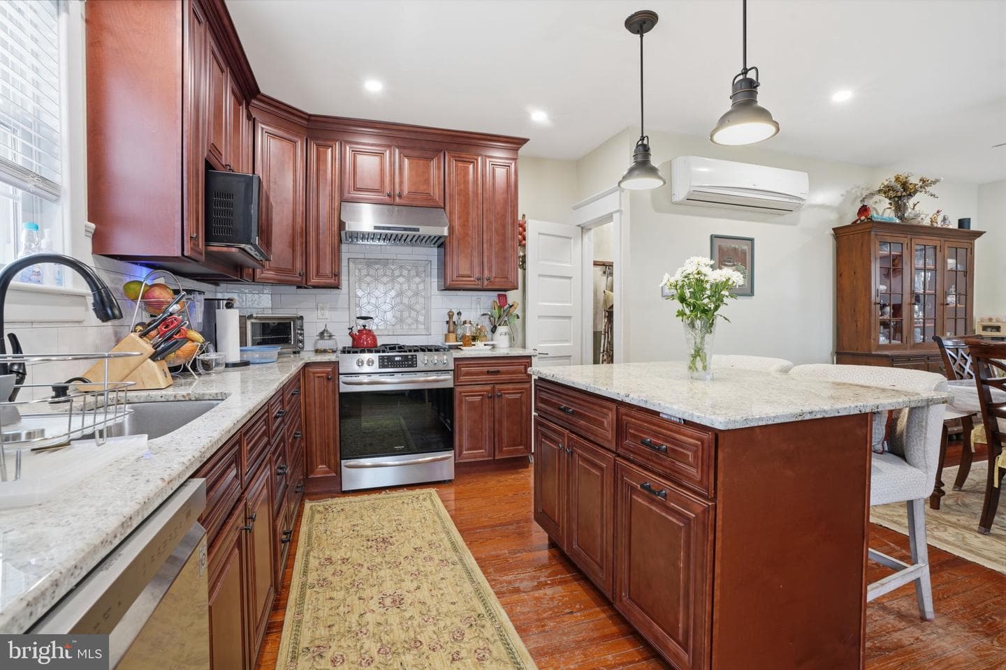 14020 Dana Avenue photo 7