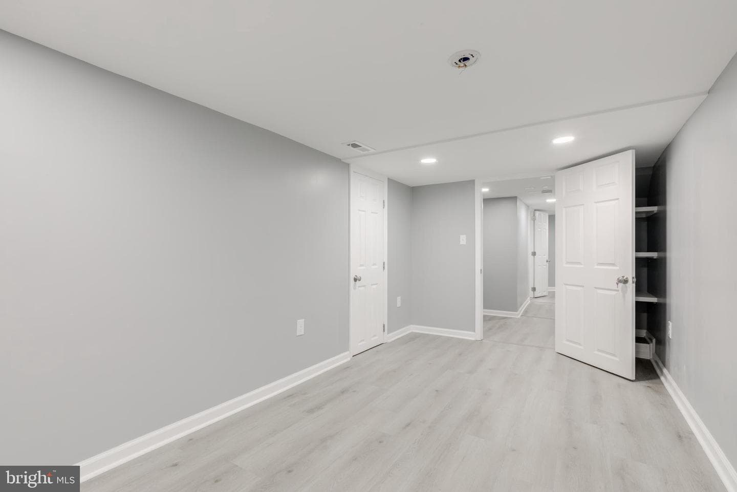 6142 Delancey Street photo 17