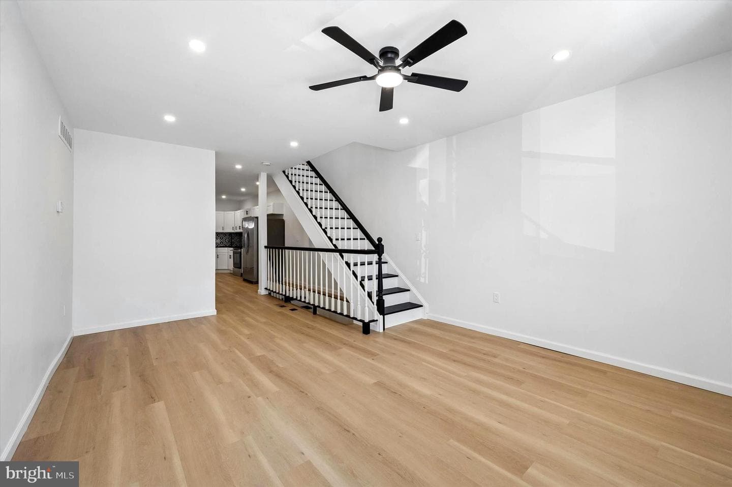 5033 Aspen Street photo 5