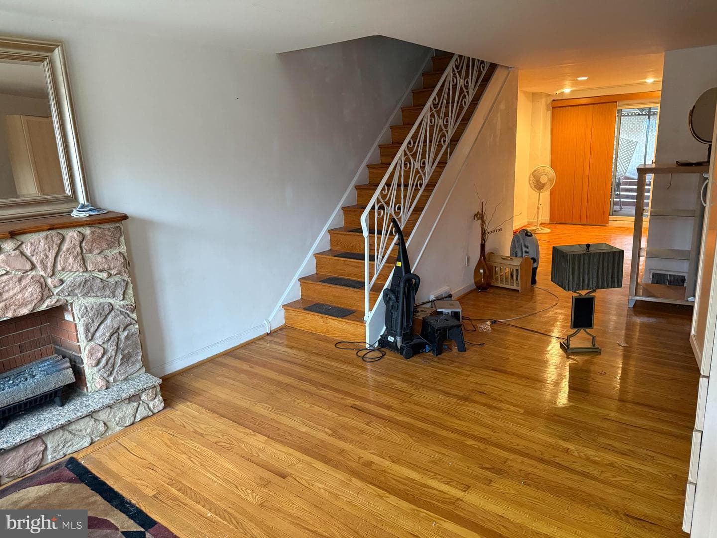 1106 E Hortter Street photo 2