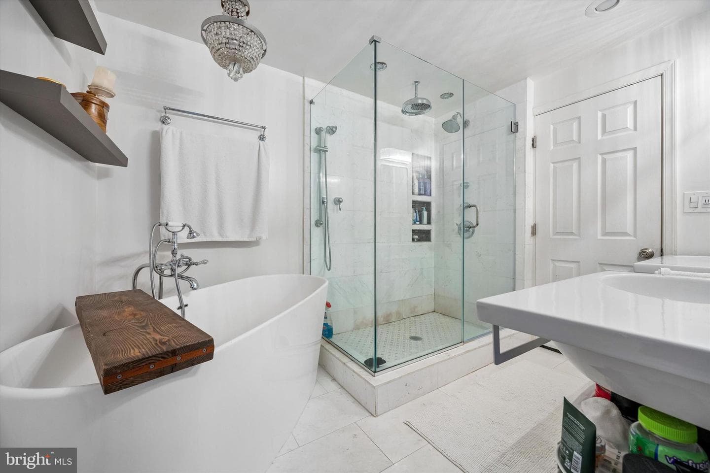 222 Richmond Street photo 10