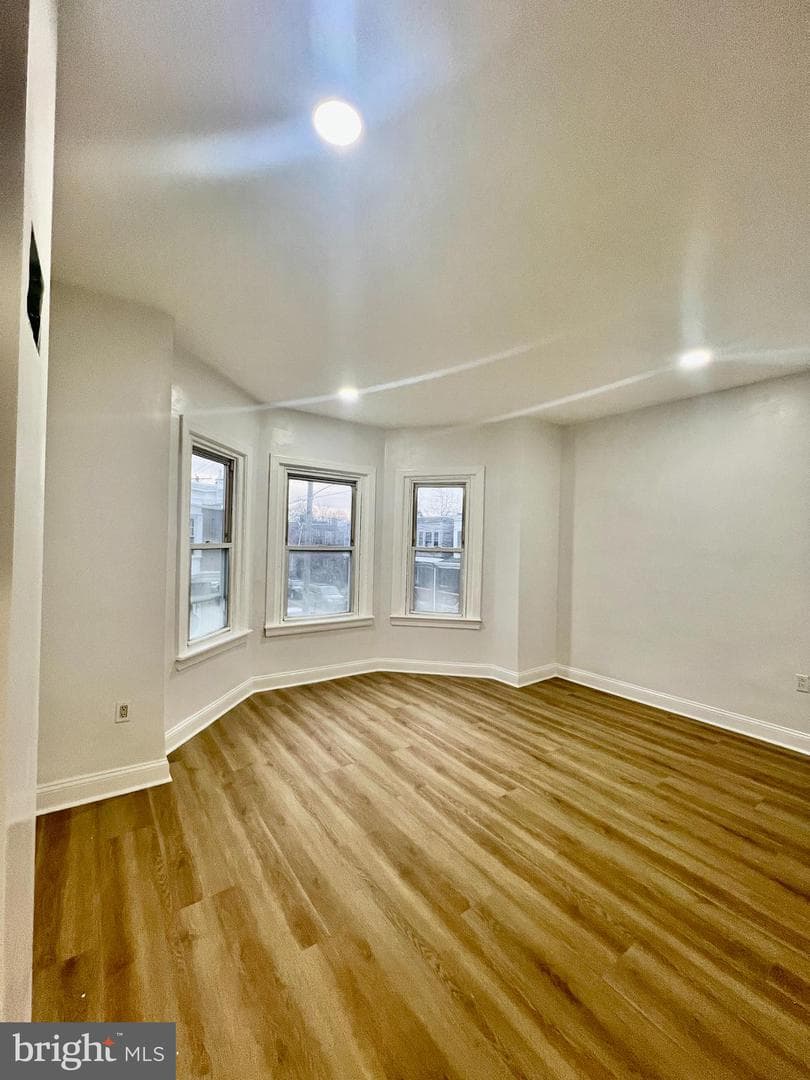 279 W Sheldon Street photo 15