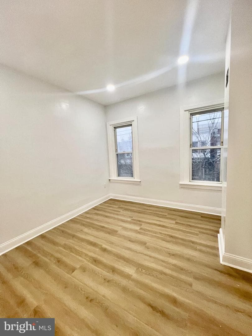 279 W Sheldon Street photo 18