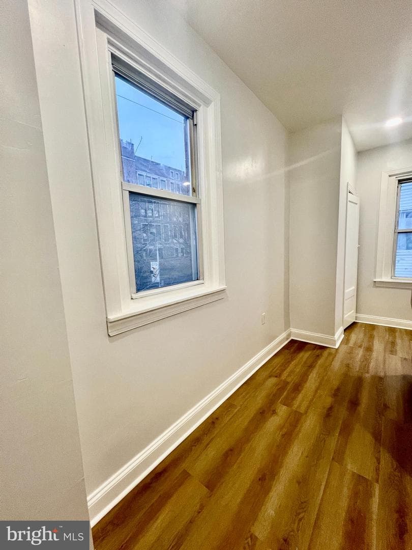 279 W Sheldon Street photo 20