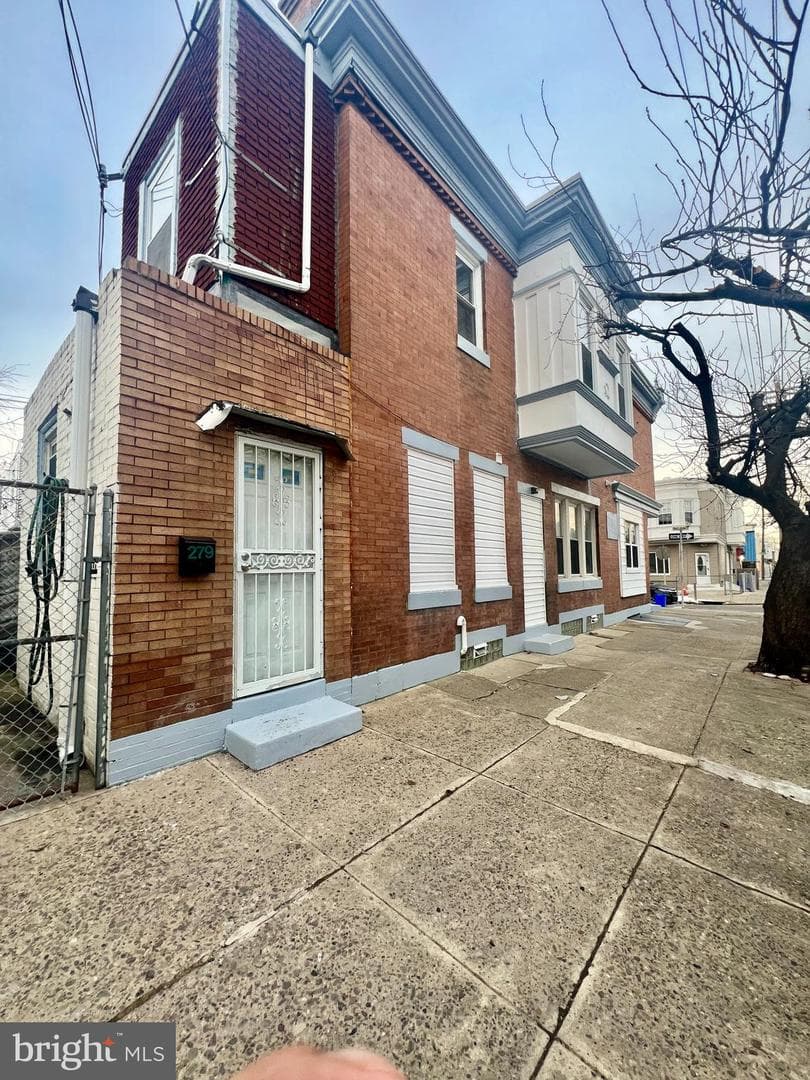 279 W Sheldon Street photo 28