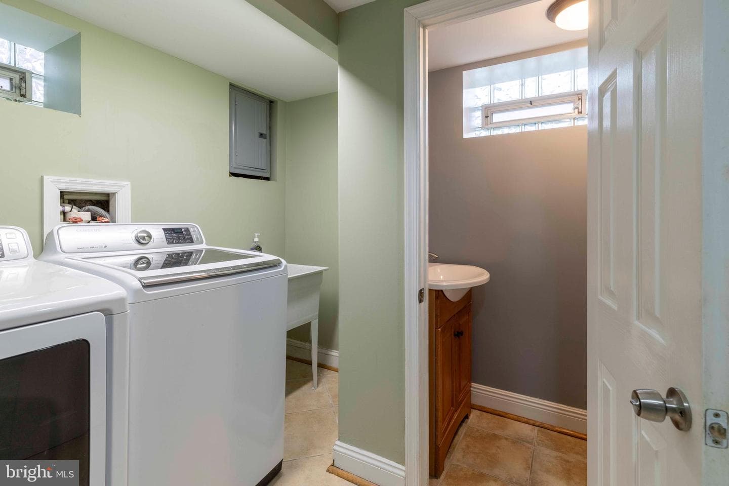 8109 Bradford Street photo 16