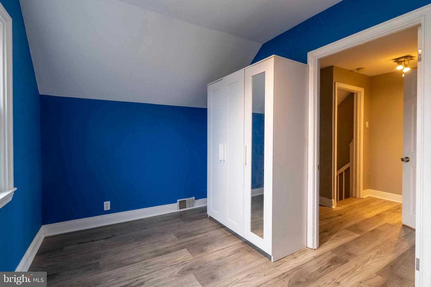 8109 Bradford Street photo 18